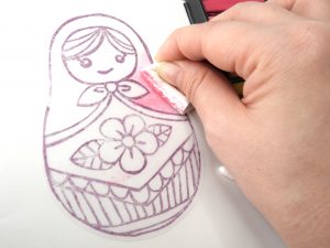 パステルをキッチンペーパーで塗る
